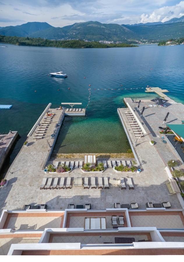 Apartments Adeona Tivat Exterior photo