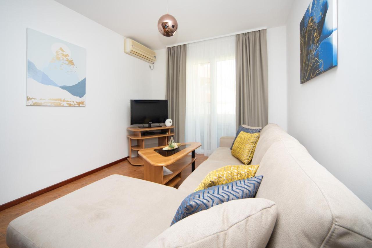 Apartments Adeona Tivat Exterior photo
