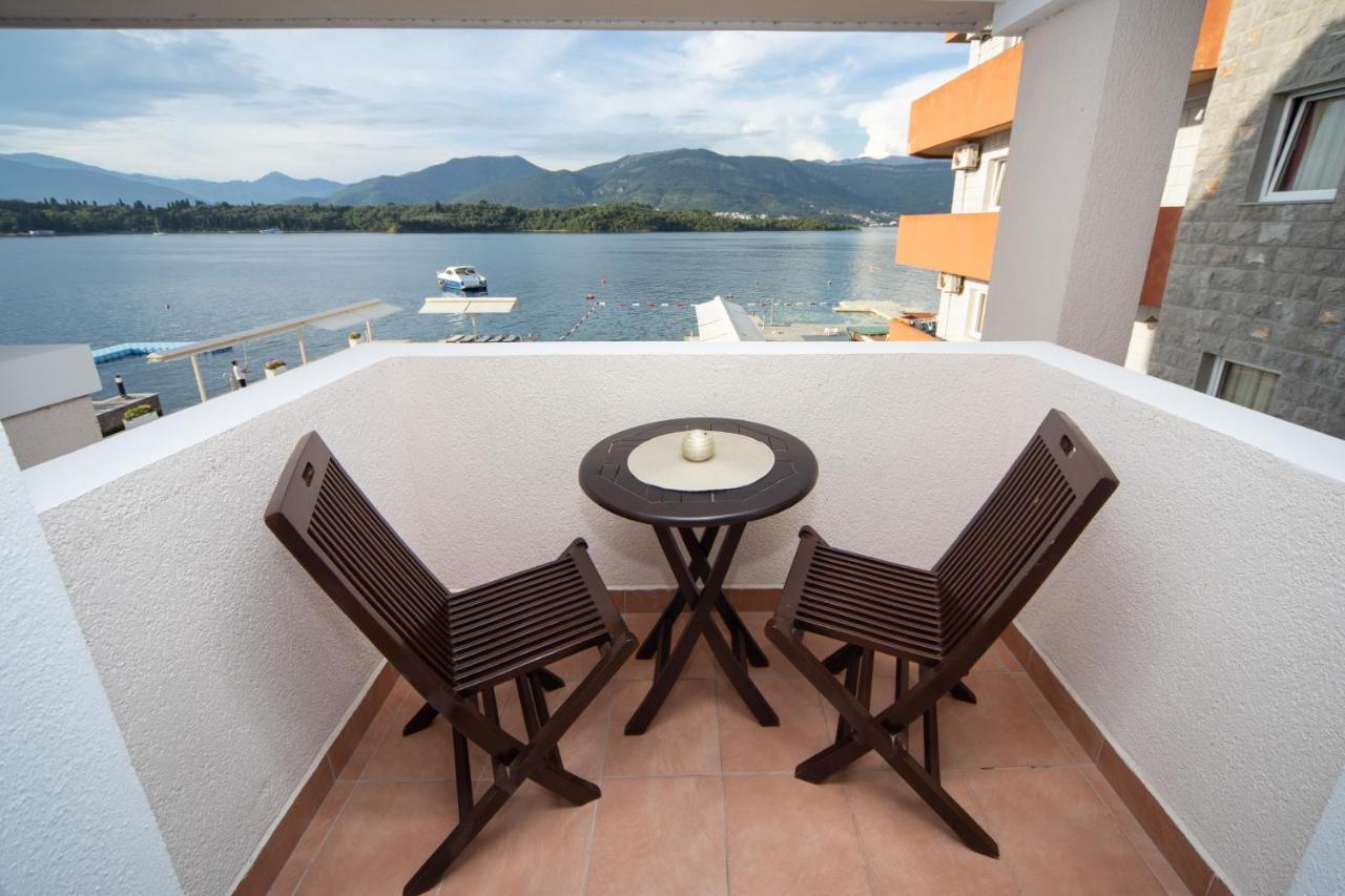 Apartments Adeona Tivat Exterior photo