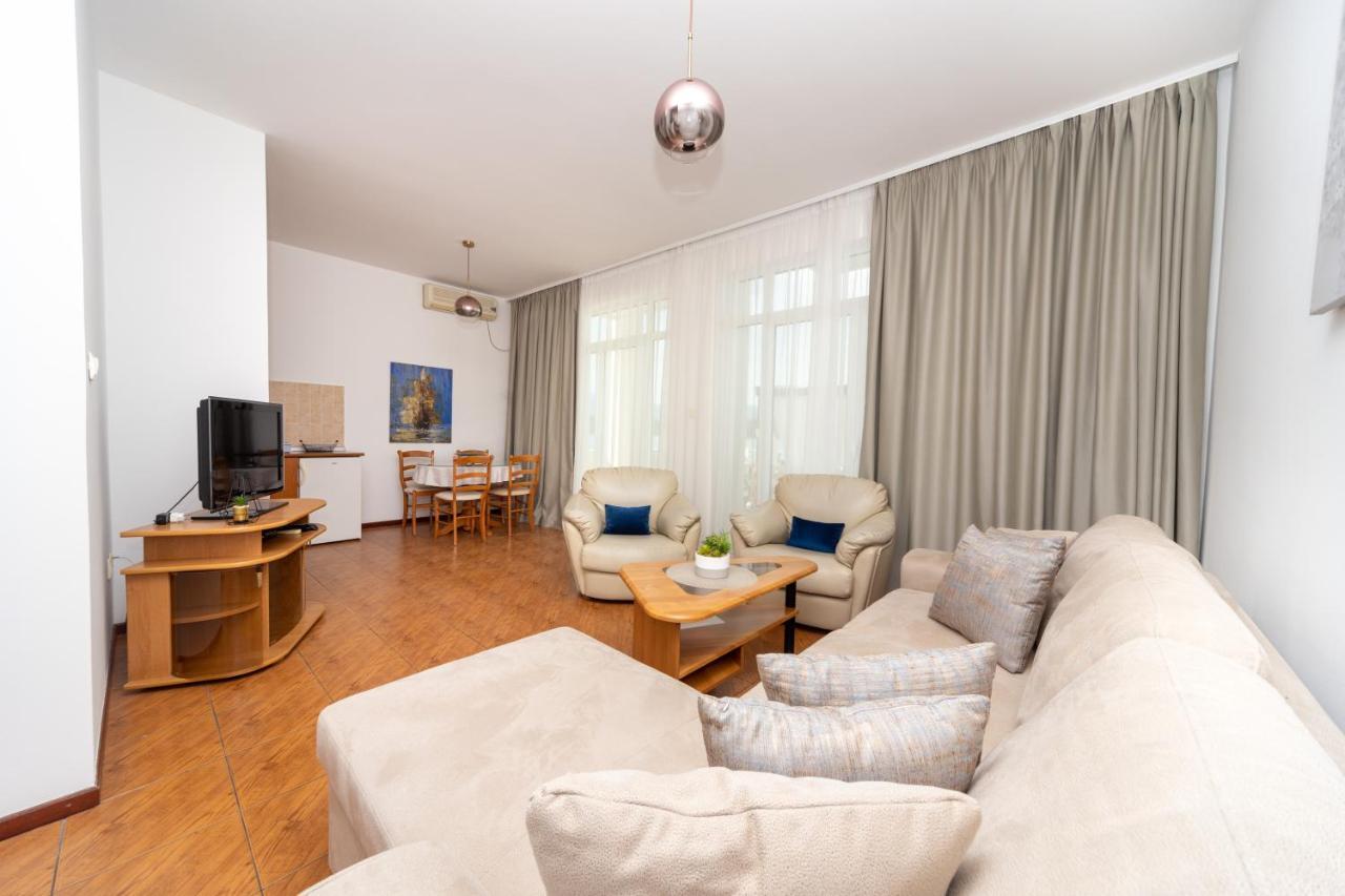 Apartments Adeona Tivat Exterior photo