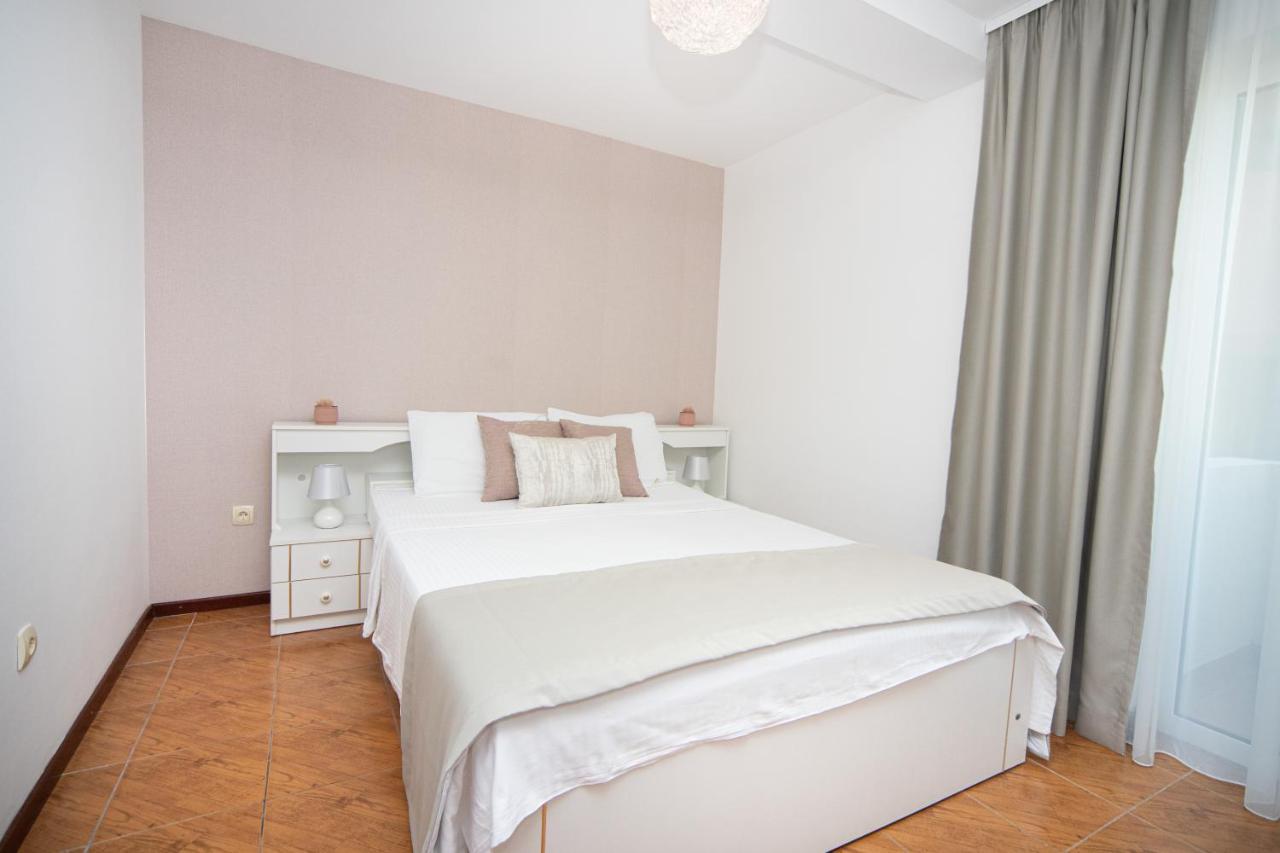 Apartments Adeona Tivat Exterior photo