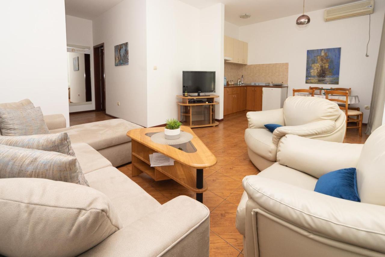 Apartments Adeona Tivat Exterior photo