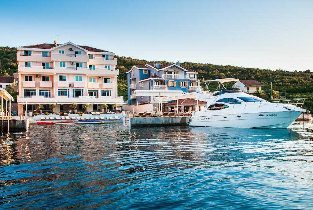 Apartments Adeona Tivat Exterior photo